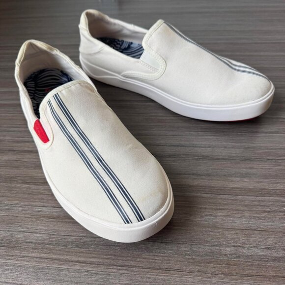 OluKai Lae'ahi Men’s Canvas Slip On Sneakers Shoes Size 9 $100 Off White Navy - Picture 1 of 12
